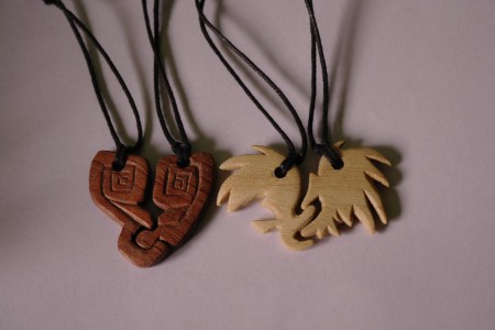 CIONDOLI LEGNO AD INCASTRO  "IO E TE !"